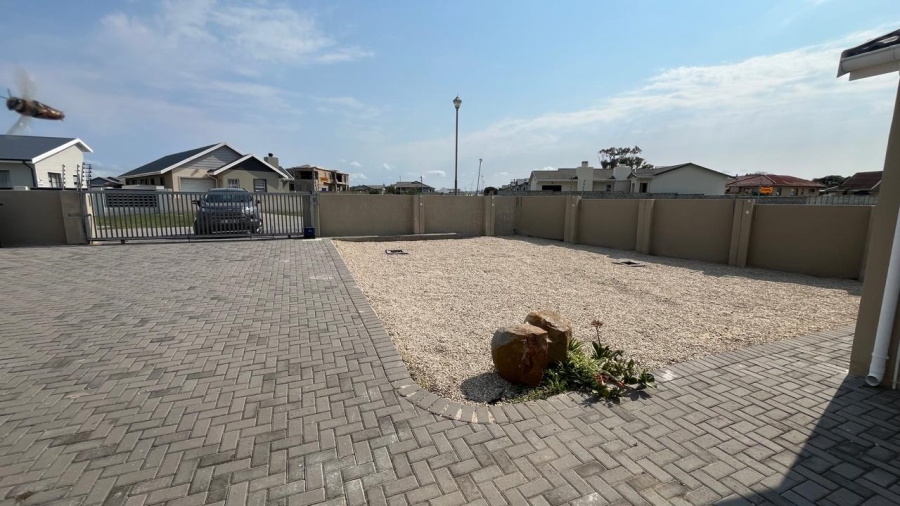 To Let 4 Bedroom Property for Rent in Fountains Estate Eastern Cape